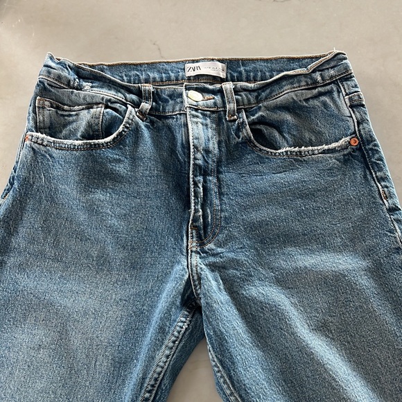 (Size 6) Zara Slouchy Mid Rise Jeans - Picture 3 of 7